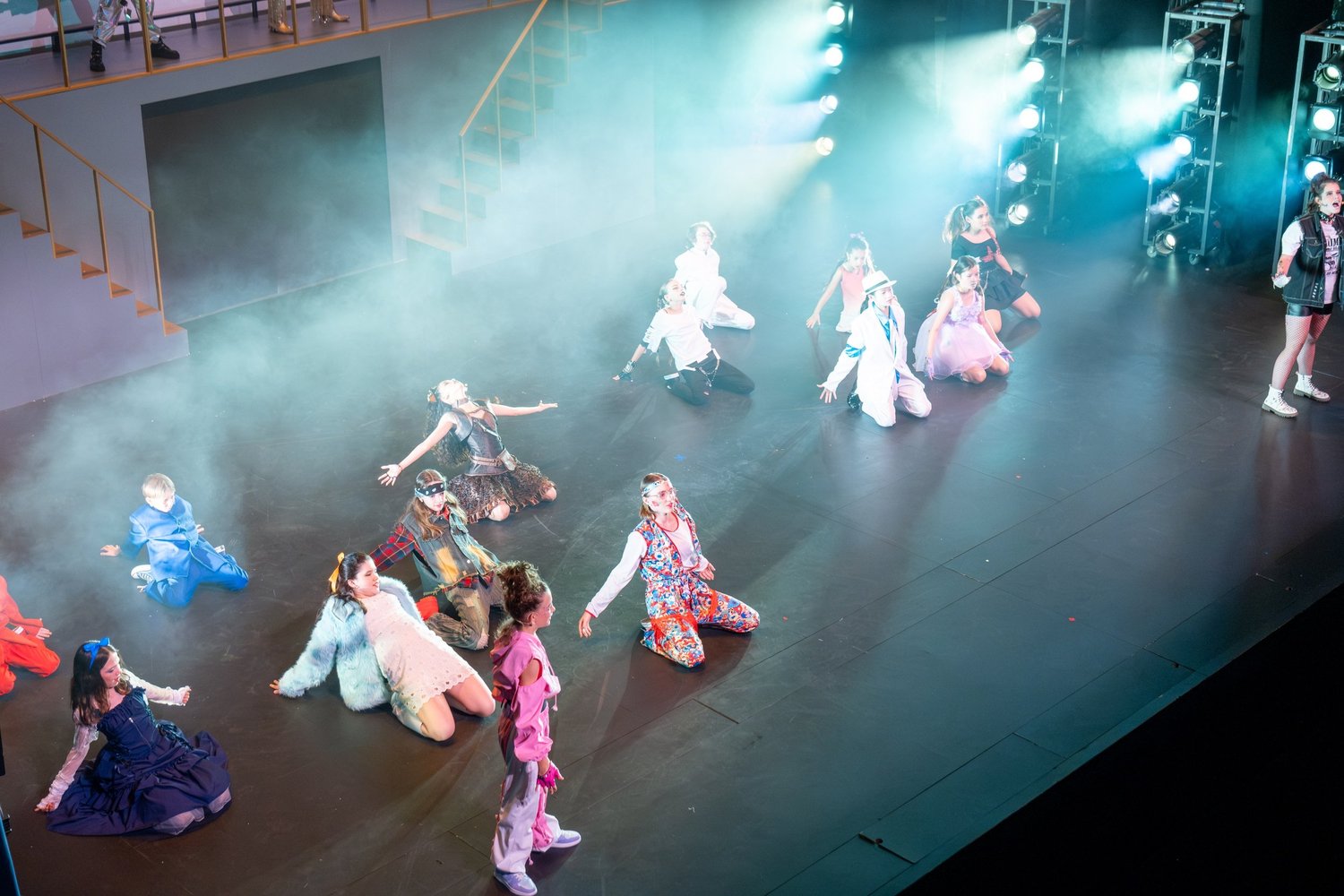 050-WWRY_Show